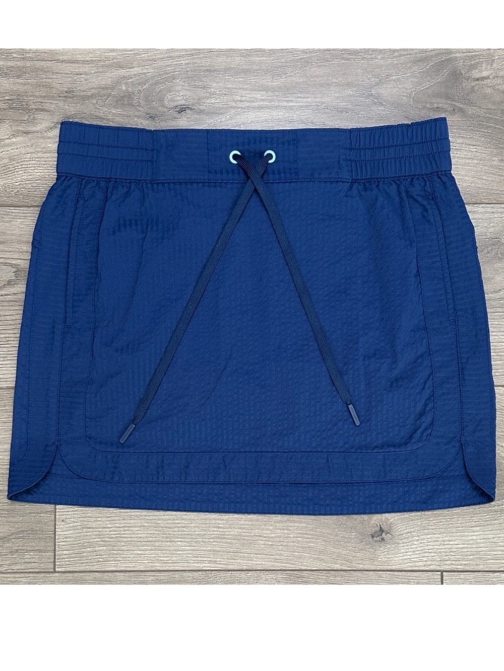 NWOT Vineyard Vines‎ Performance Seersucker Harbor Skirt Navy Blue Size Small